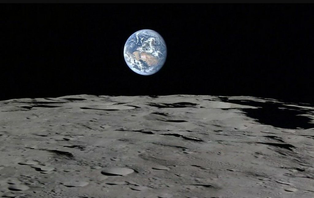 Terra vista dalla Luna dagli astronauti