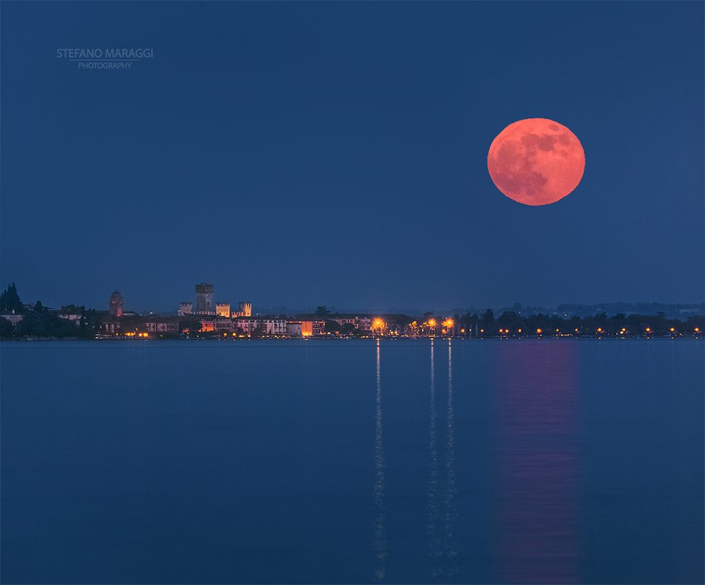 Luna piena su Sirmione 