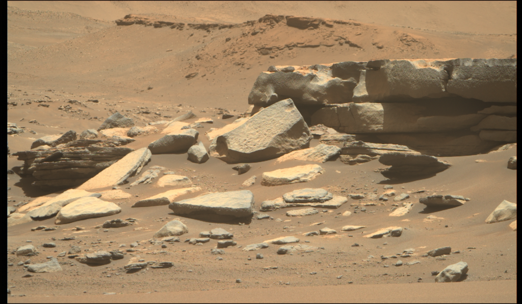 Sperone roccioso su Marte grazie a Perseverance