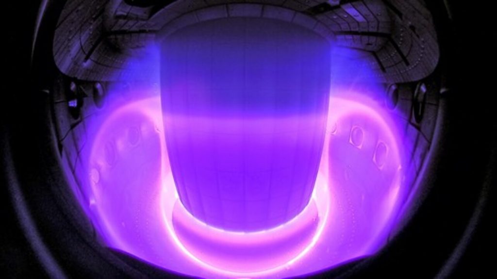 Plasma all'interno del tokamak