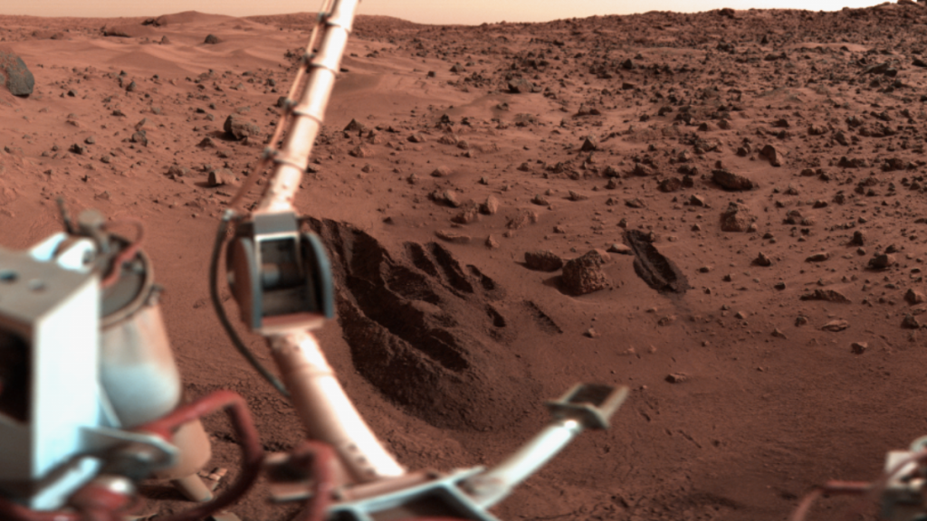 Il braccio robotico del lander Viking 1 usato per scavare e raccogliere campioni di terreno marziano da analizzare