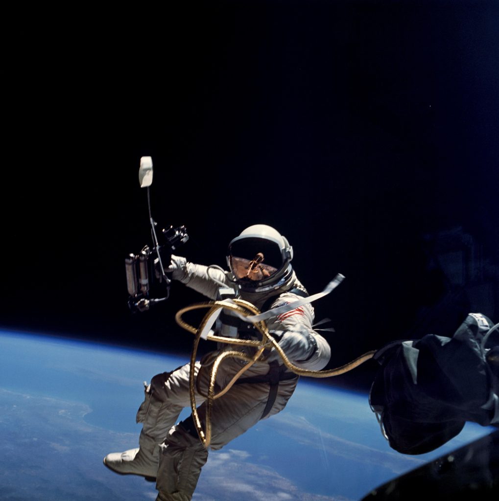 L'astronauta Ed White in azione