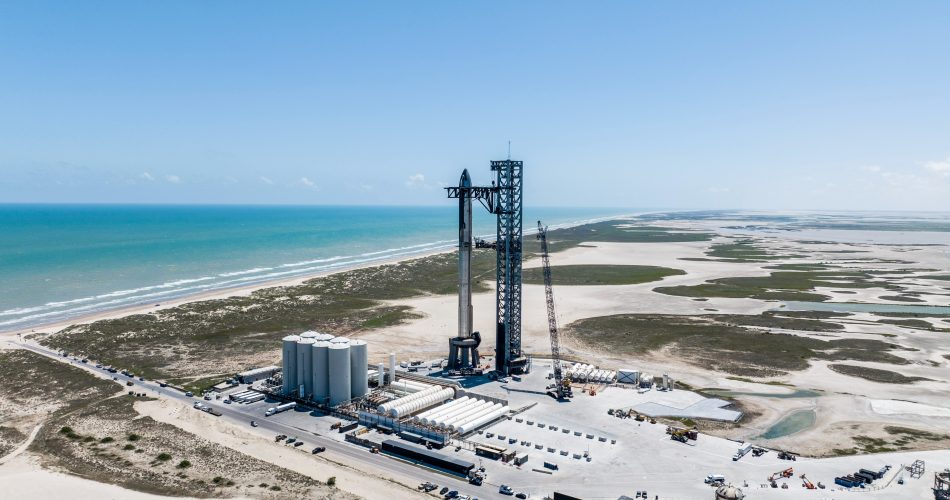 SpaceX pronta ad un nuovo test di lancio di Starship: seguilo con noi!  --- (Fonte immagine: https://www.passioneastronomia.it/wp-content/uploads/2023/09/F5TgvVmbgAAX1AY-950x500.jpeg)