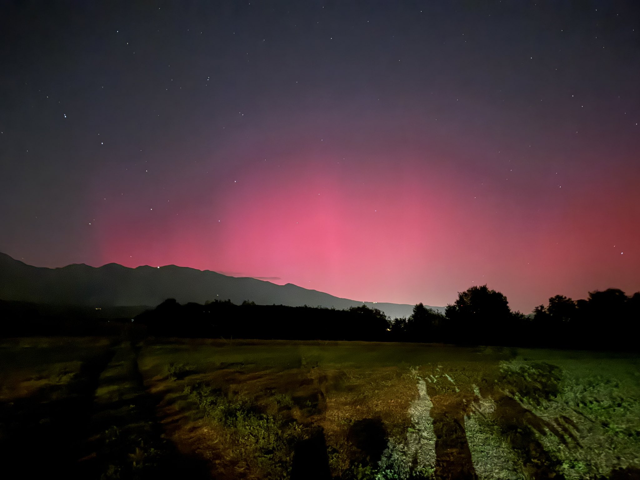 Cielo rosso in Italia: era un'aurora boreale oppure no?