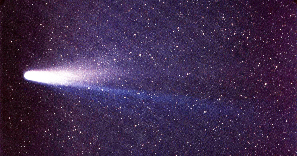 La cometa di Halley sta tornando verso la Terra  --- (Fonte immagine: https://www.passioneastronomia.it/wp-content/uploads/2023/12/BeFunky-collage-2023-12-10T093352.584-950x500.png)