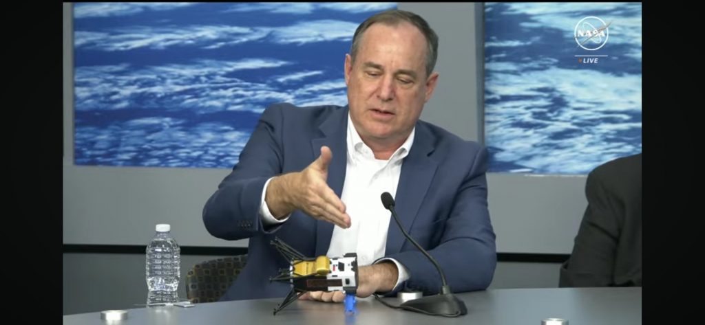Il Co-Fondatore e CEO di Intuitive Machines, Steve Altemus, spiega la posizione in cui il lander Nova-C Odysseus si è posato sulla Luna. Credito: NASA