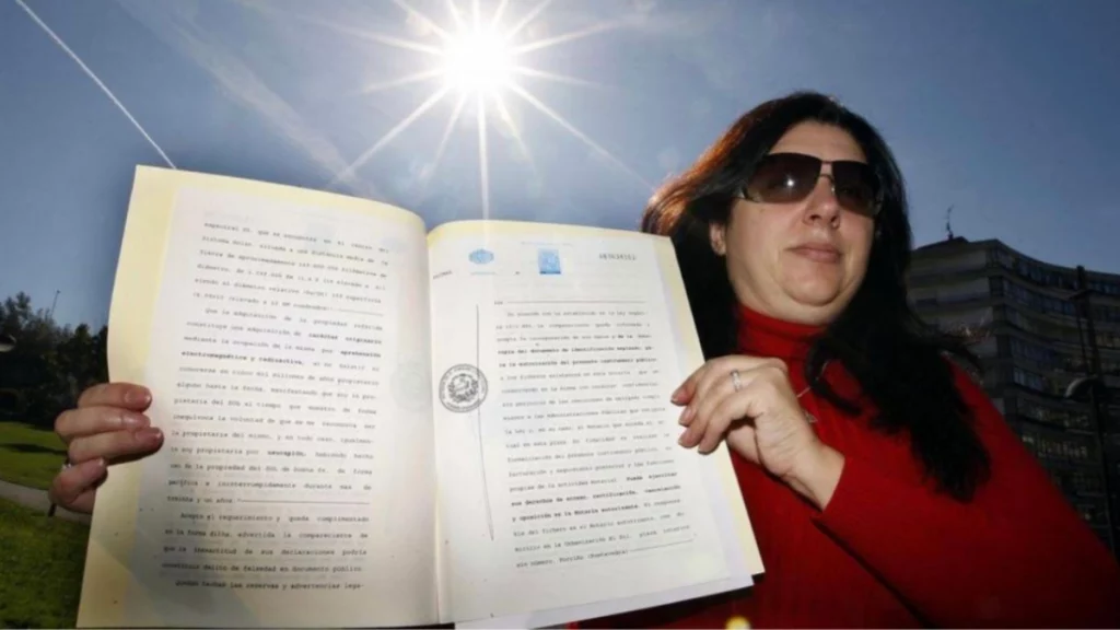 Woman convinced she owns the sun: “I registered it with a notary, and humanity must pay me.”