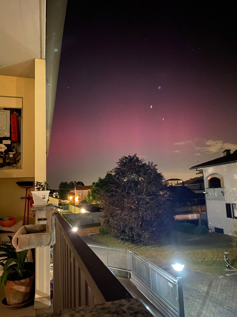 Aurora boreale a Vigevano. Credit: Silvia Giorgi