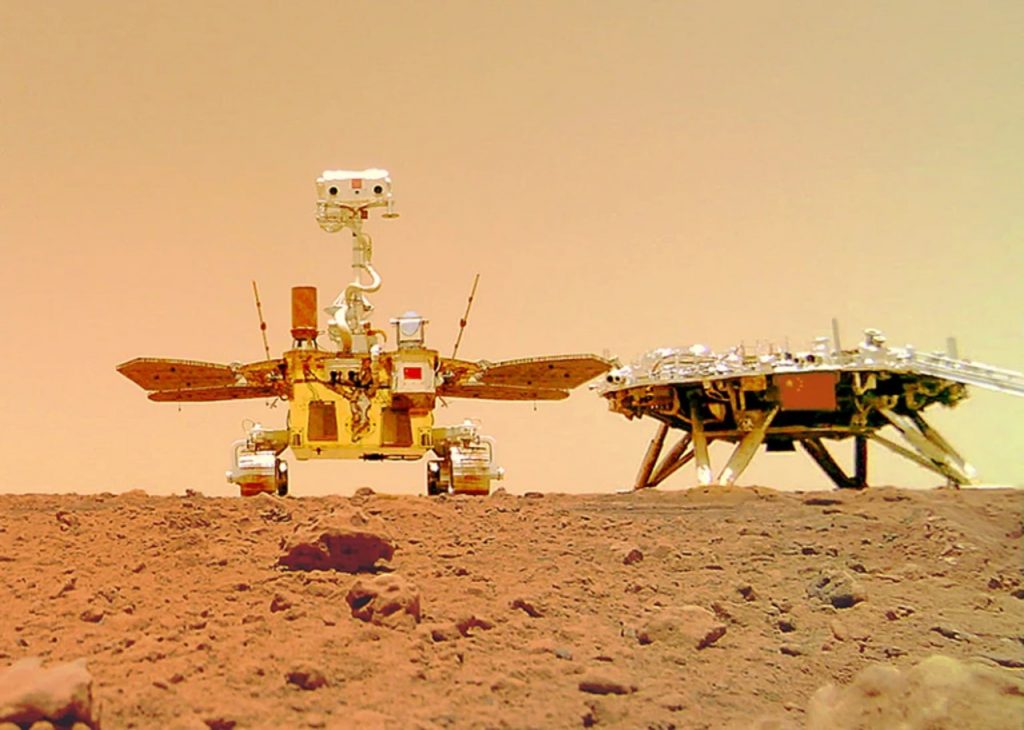 Il rover cinese Zhurong su Marte, il Pianeta Rosso