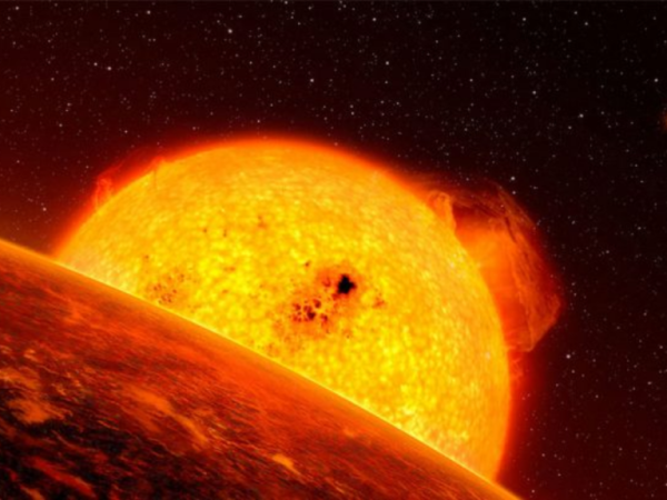 Sole Terra gigante rossa