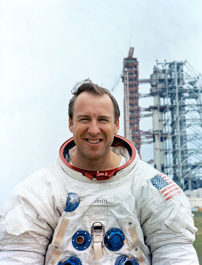 Jim Lovell durante l’addestramento Apollo 13. Crediti: NASA, ritratto durante training, da NASA.gov (June 29, 2018)