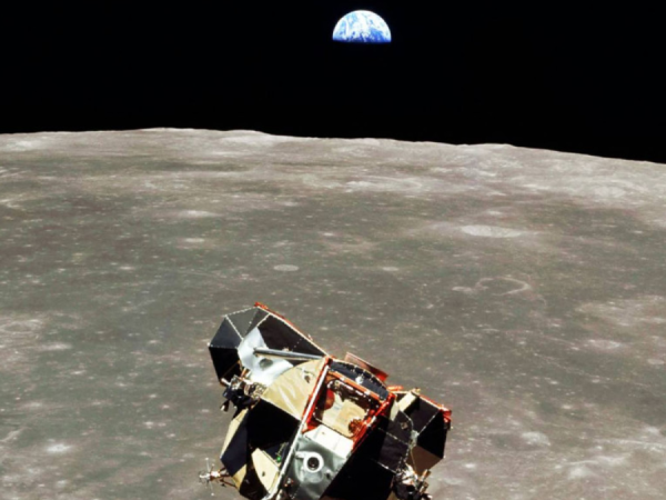 Luna Terra Alieno Armalcolite