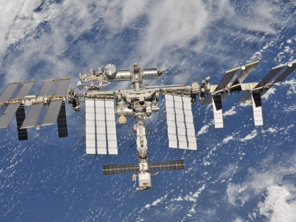 Stazione Spaziale Internazionale (ISS) nello spazio