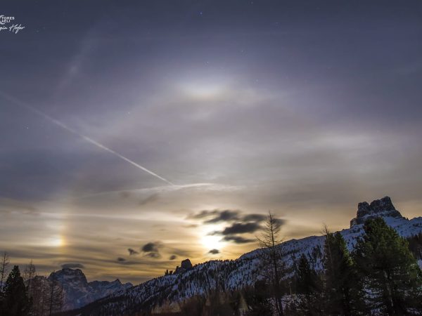 Alone paraselene e arco tangente