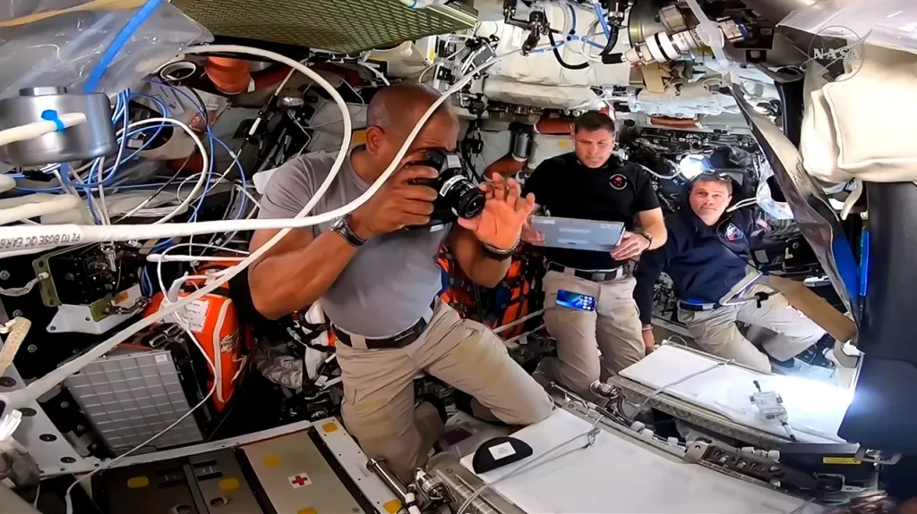 Artemis II crew