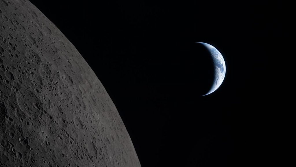 Artemis II dettaglio Luna