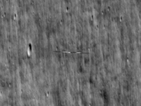 Foto dell'oggetto che ha sorvolato la Luna