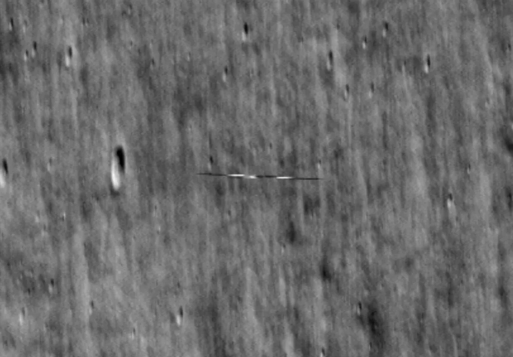 Foto dell'oggetto che ha sorvolato la Luna