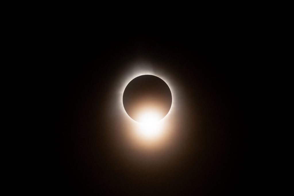 Eclissi solare totale del 2024 (crediti: NASA/GRC/Jordan Salkin)