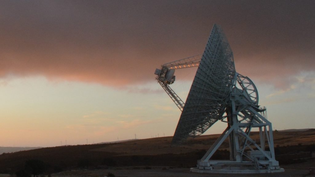 L'antenna SDSA al tramonto del Sardinia Deep Space. Credit: ASI