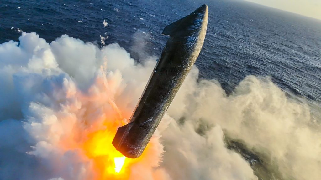 L'ammaraggio nell'Oceano Indiano durante l'IFT-13. Credito: SpaceX