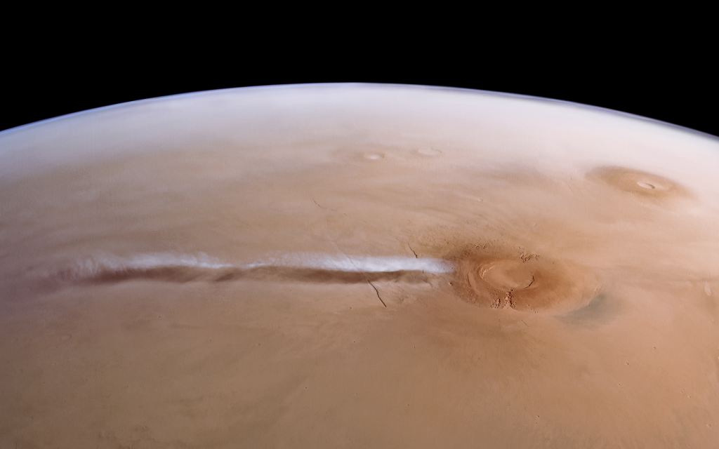 La nube allungata di Arsia Mons ripresa dalla sonda Mars Express