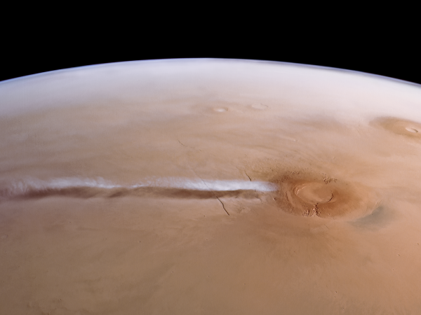 La nube allungata di Arsia Mons ripresa dalla sonda Mars Express